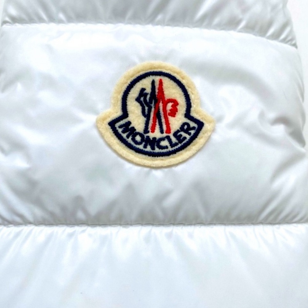Authentic Moncler Sunglasses with original cloth and case - Picture 6 of 8